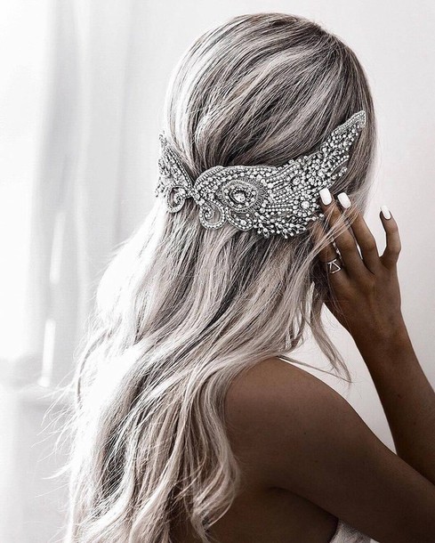 w6vfem-l-610x610-hair+accessory-tumblr-silver-accessories-accessory-platinum+hair-long+hair-nail+polish-nails-white+nails
